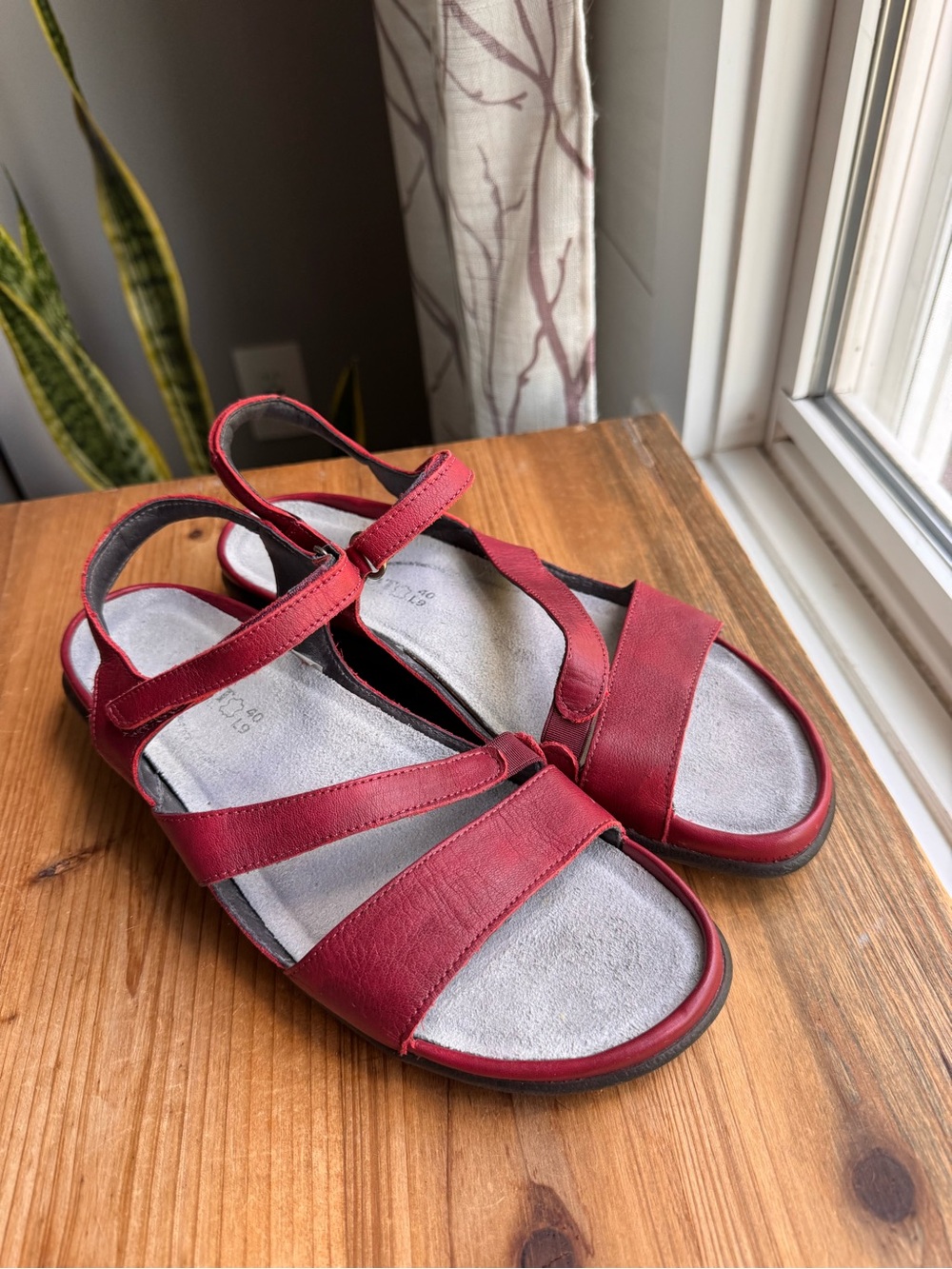 NAOT Red Leather Comfort Sandals EU 40 US 9 Adjustable Strappy